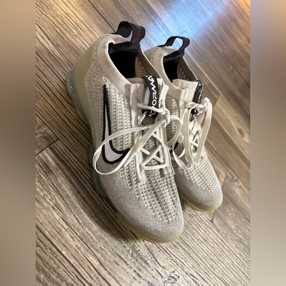 Nike Air VaporMax 2021 Flyknit Sz 5.5Y - Picture 2 of 5